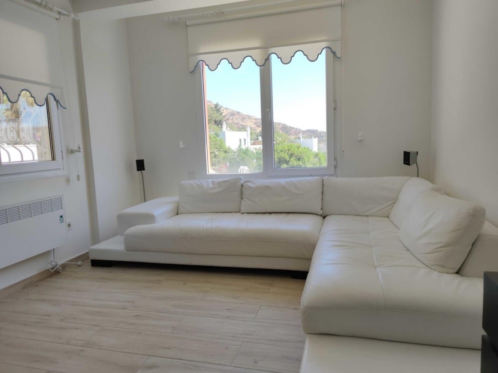 Бодрум: Flat 600 m to Beach With Sea View in Bodrum