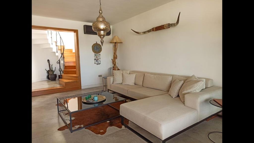 Яликавак: 3 Bedroom Villa With Great View Walking Distance to Yalikavak Marina