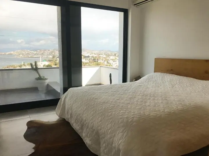Яликавак: 3 Bedroom Villa With Great View Walking Distance to Yalikavak Marina