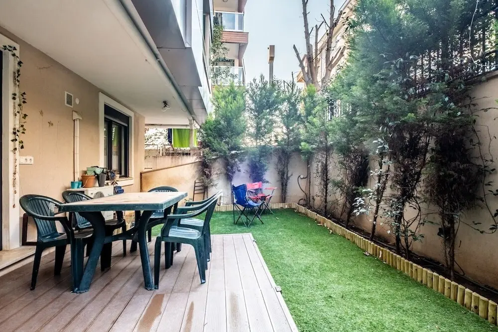 Стамбул: Flat With Backyard Near Idealtepe Marmaray Station