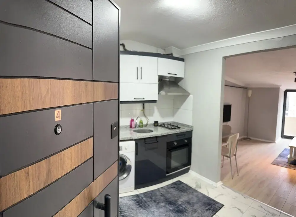Стамбул: Modern Apartment With Balcony in Esenler