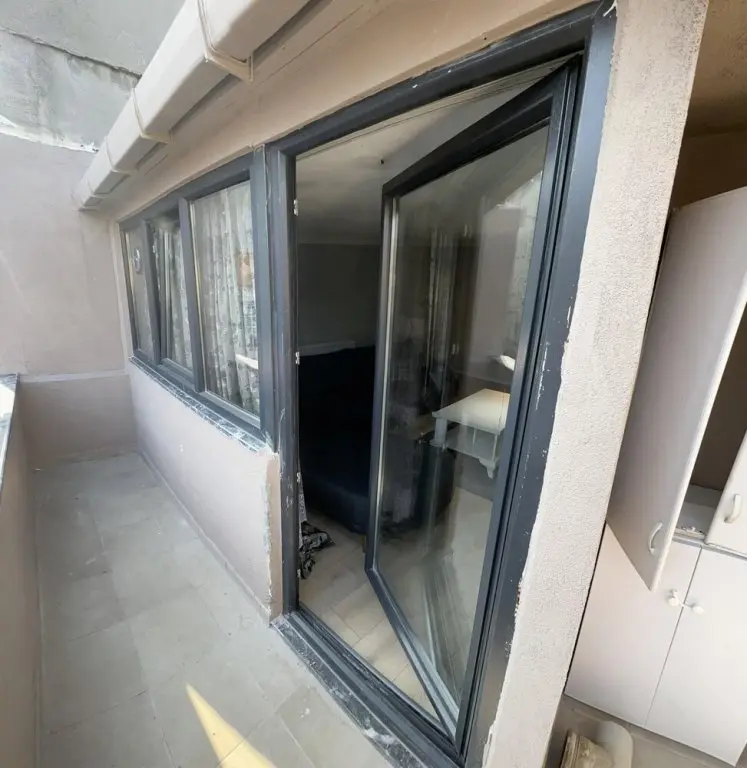 Стамбул: Modern Apartment With Balcony in Esenler