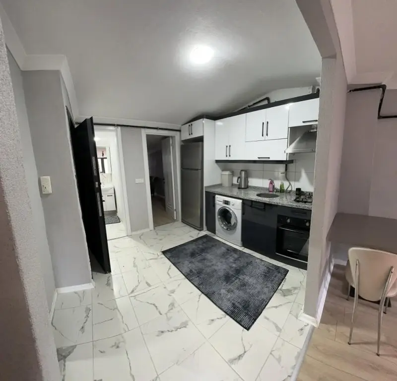 Стамбул: Modern Apartment With Balcony in Esenler