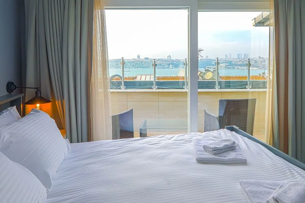 Стамбул: Vibrant Flat 500 m to Uskudar Ferry Station