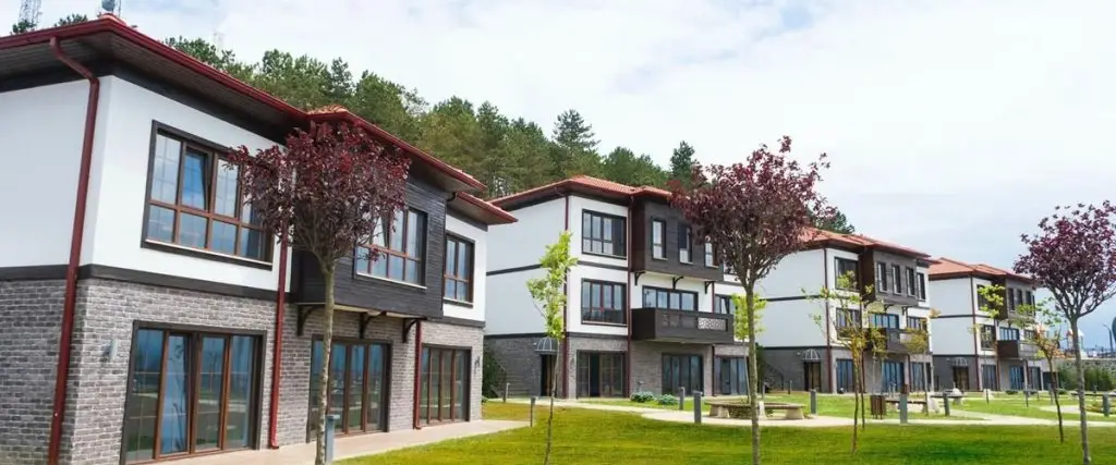 Девесик: Ortel Inn