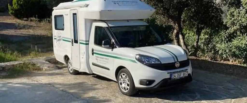 Стамбул: Happy Camper Rental Van