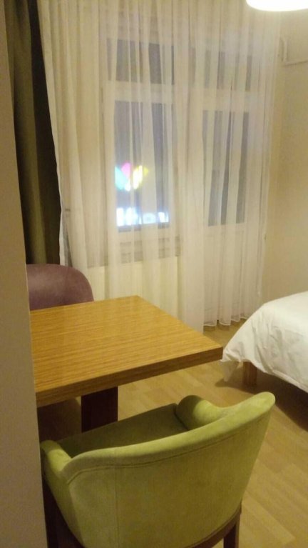 Измит: Grand Ala Otel Konukevi