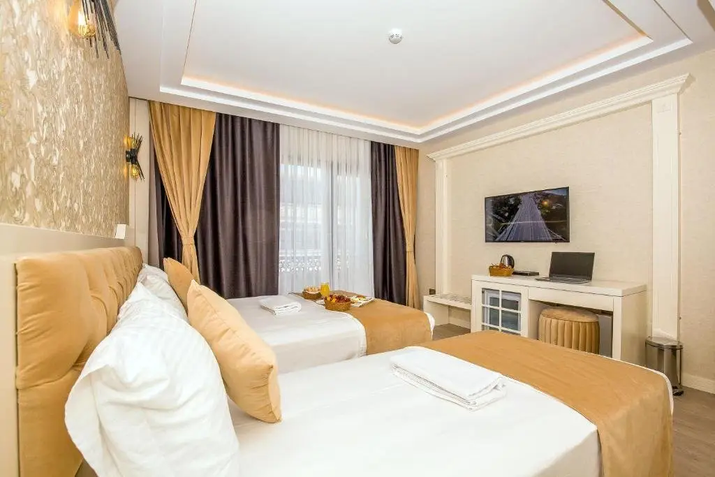 Дидим: The Lea Hotel