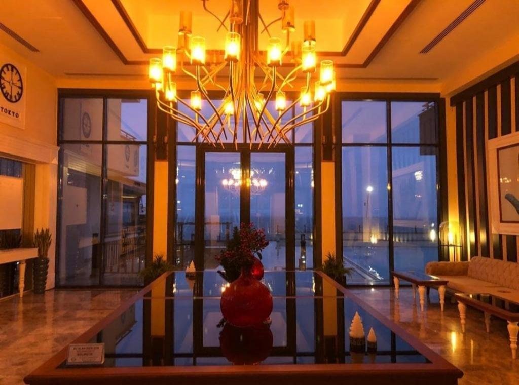 Blue Pier Hotel — фото 1