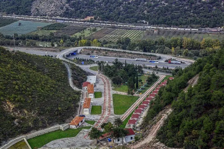 Казандере: Osmaneli  Belediyesi Şifalı İçmeler Tesisi