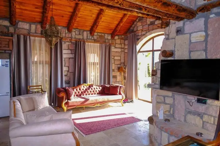 Казандере: Helikore Stone House