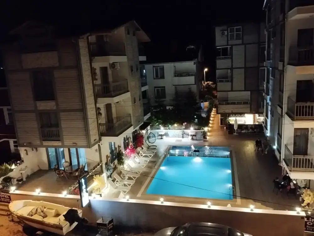 Кыйыкёй: Li̇mon Otel Kiyiköy
