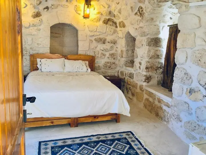 Мидьят: Mons Masius