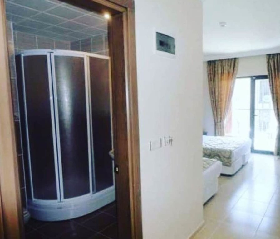 Армуталан: Club Hotel Chicago