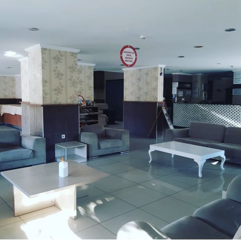 Армуталан: Club Hotel Chicago
