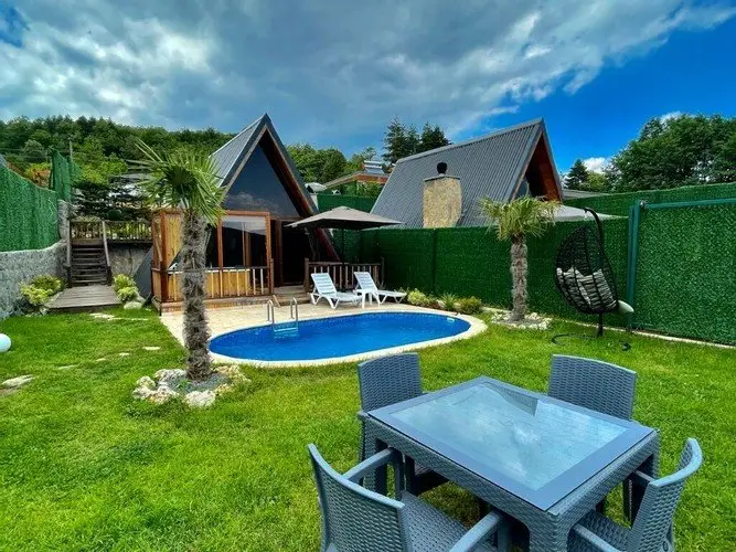 Сакарья: Mavera Bungalov Oval Havuzlu Ve Jakuzili