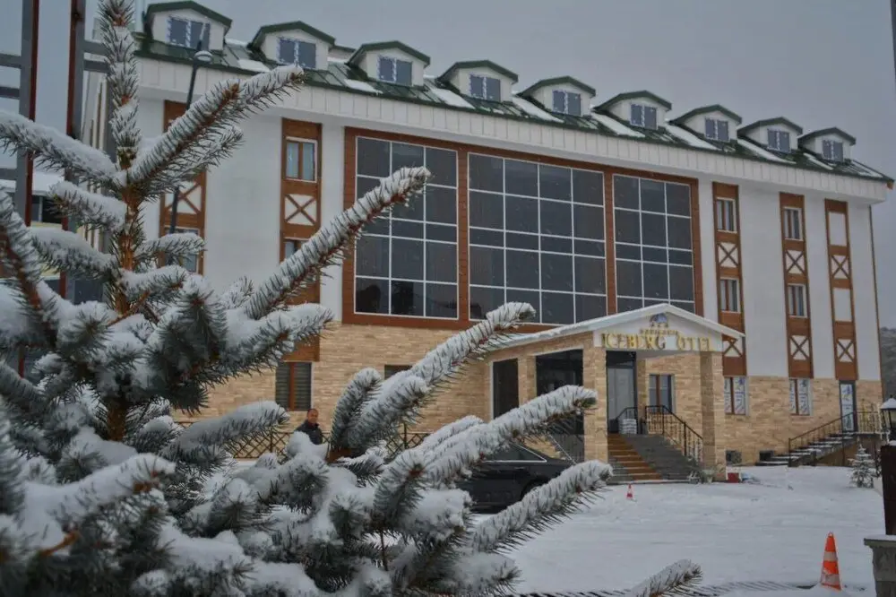 Сарыкамыш: Iceberg Otel