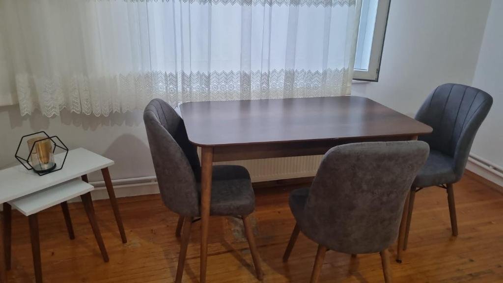 Самсун: Erdem Apartment