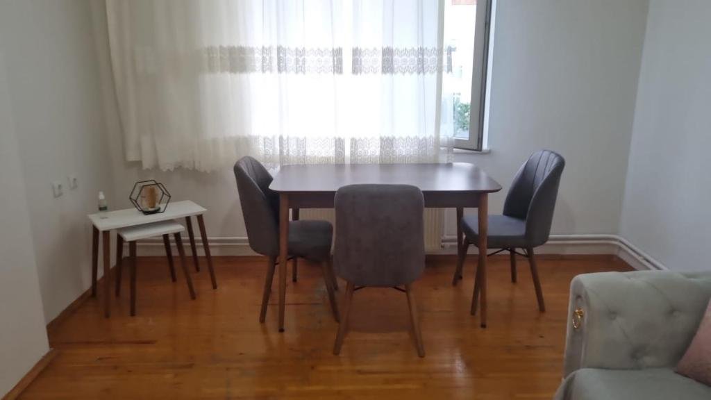 Самсун: Erdem Apartment