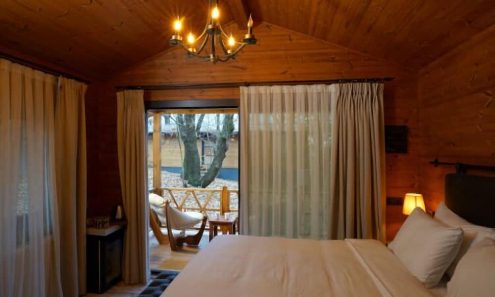 Сайл: Šuma Disanje Hotel