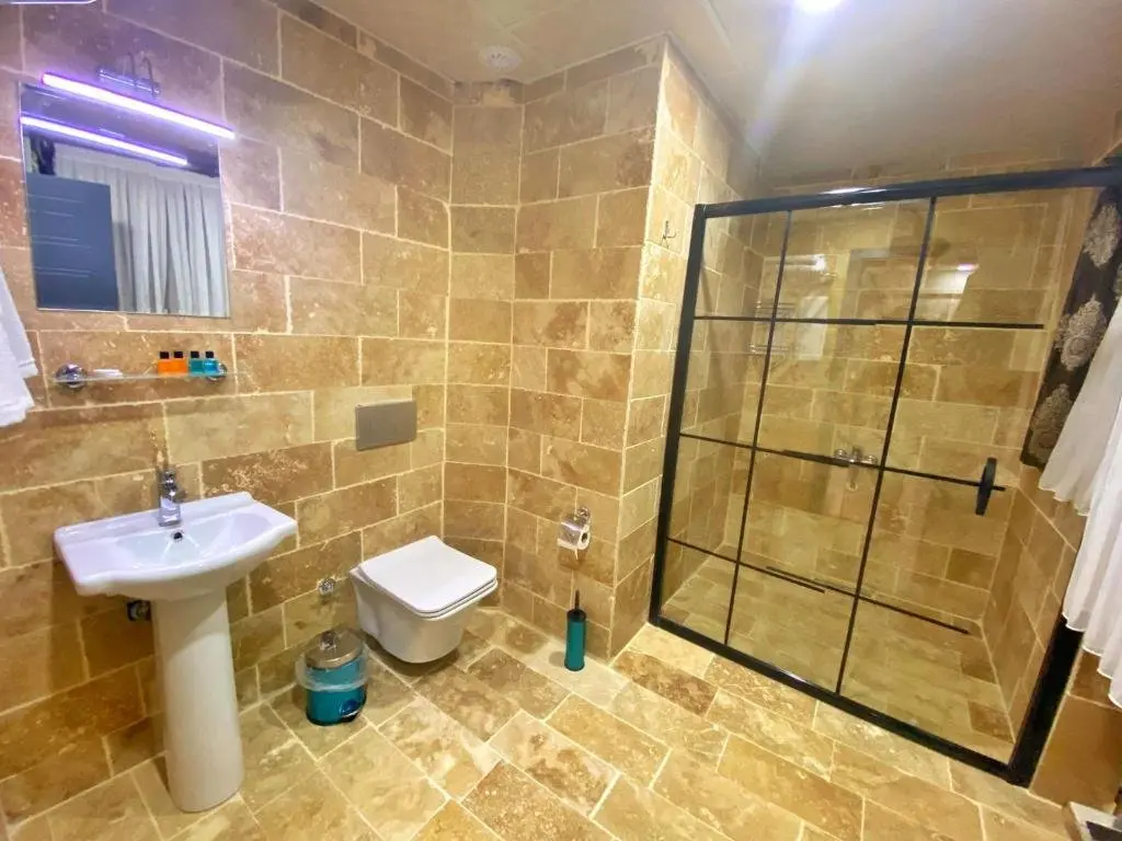 Ургуп: Whitestone Hotel