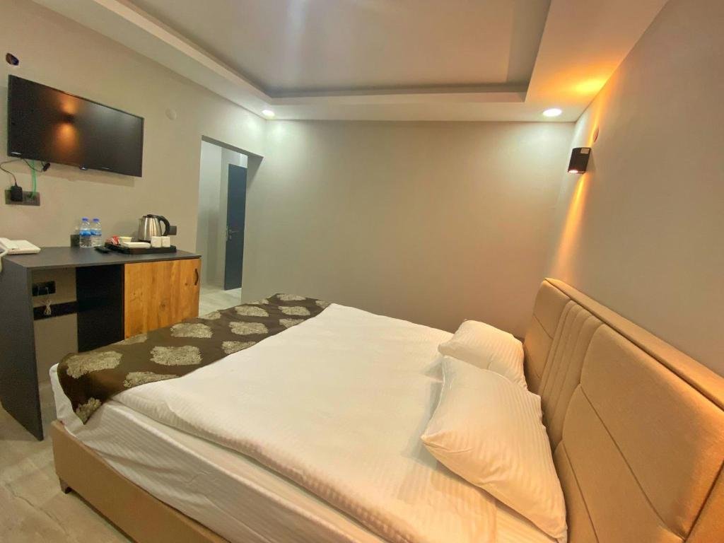 Ургуп: Whitestone Hotel