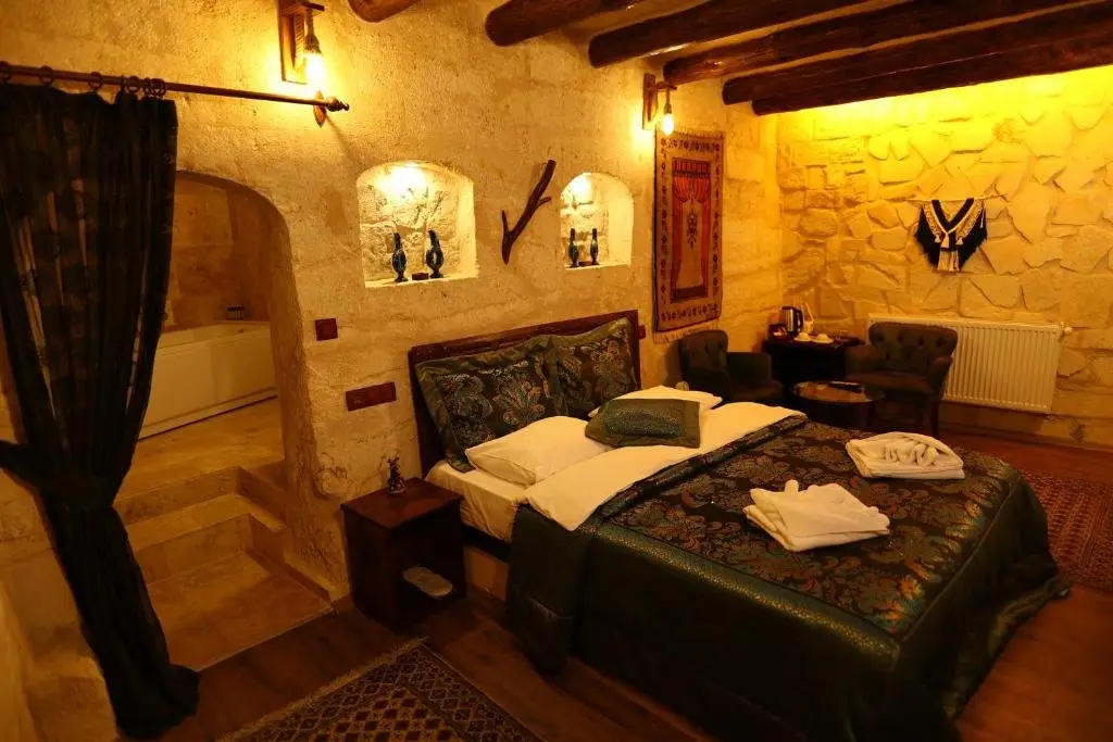 Ургуп: Shadow Cave House