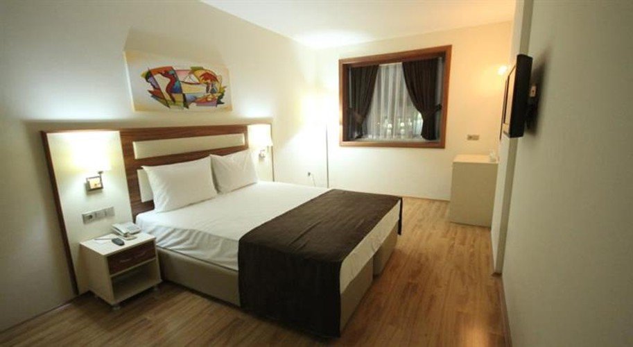 Тургутлу: Palm City Hotel Turgutlu
