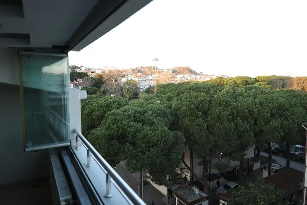 Унье: Otel Burak