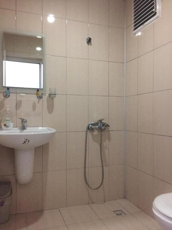 Унье: Otel Burak