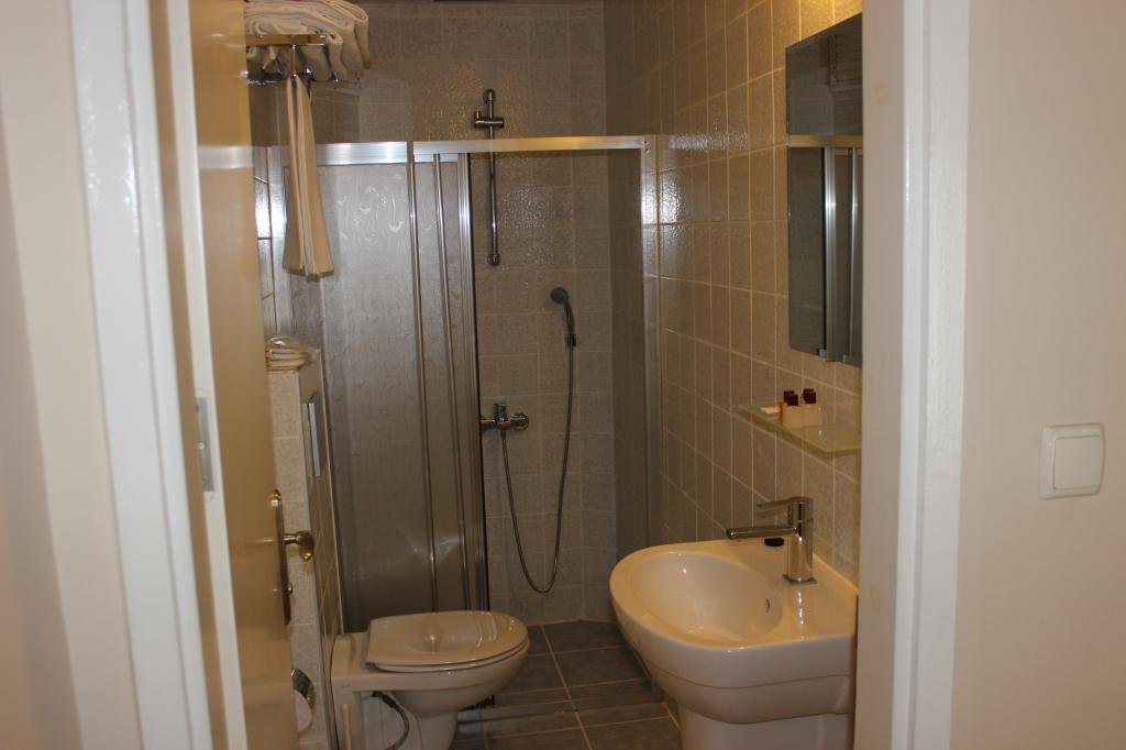 Усак: Cakabey Hotel