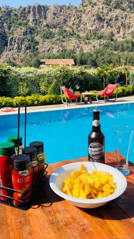 Орхание: Bybassios Hotel