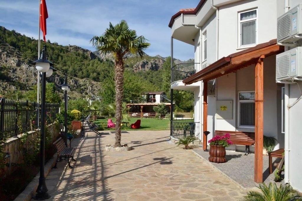 Орхание: Bybassios Hotel