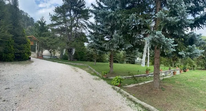 Япракли: Mavi Ladin Garden