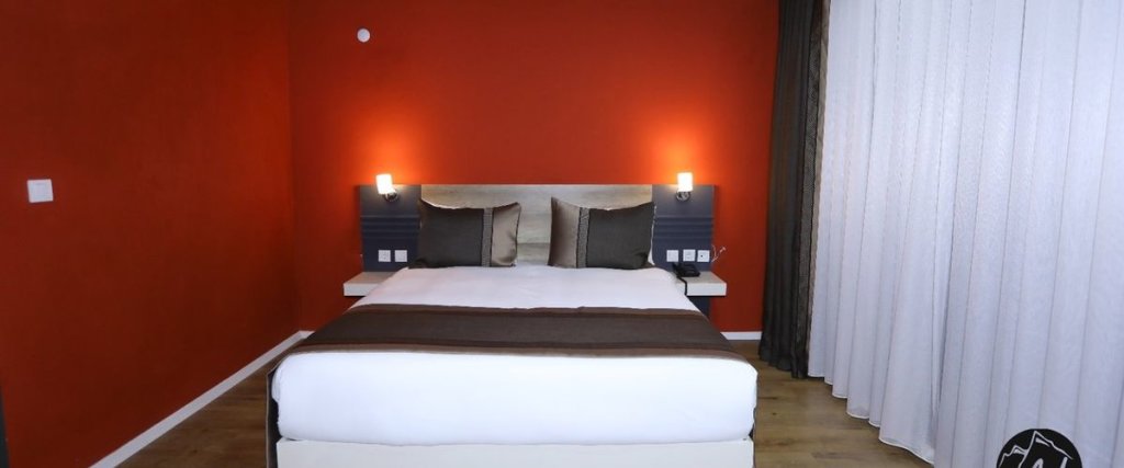 Ван: Montana Hotel