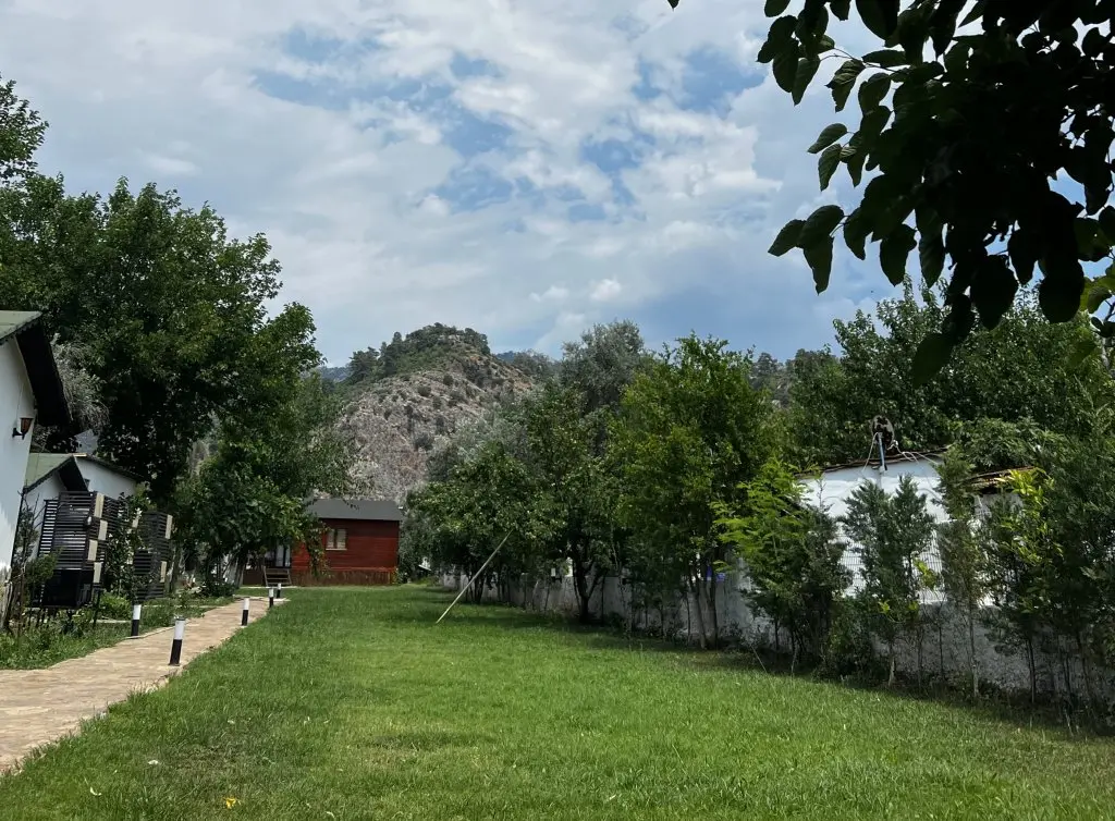 Орхание: Бунгало Marimare Beach & Bungalow
