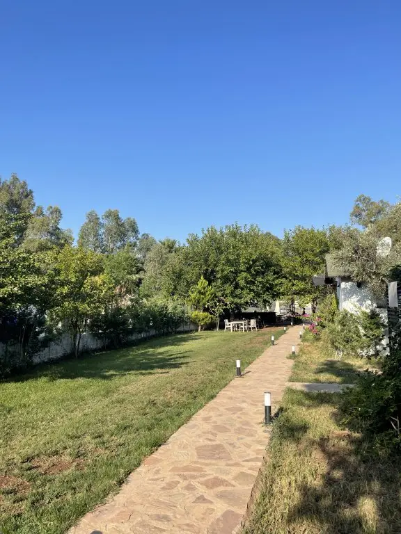 Орхание: Бунгало Marimare Beach & Bungalow