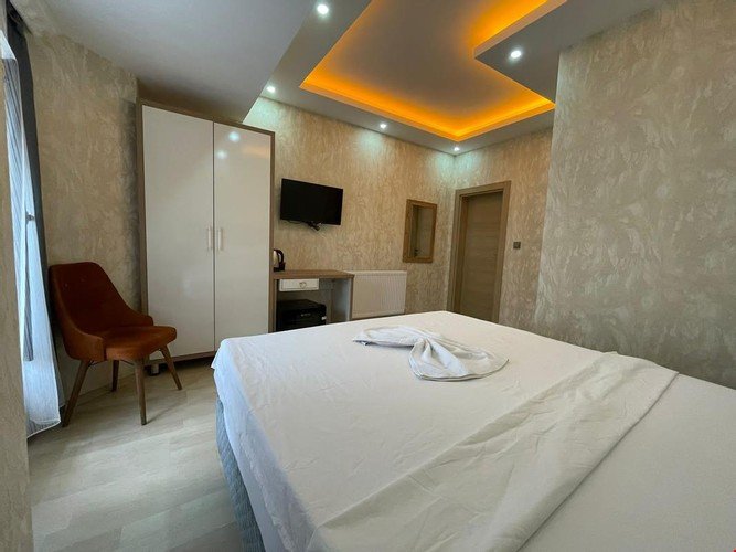 Ван: Pera White Hotel