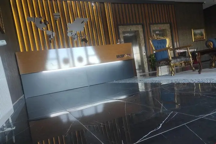 Ван: Ika Otel