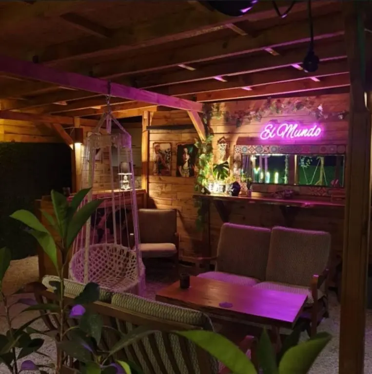 Армутлу: Bungalow With Shared Garden Near Beach in Cinarcik