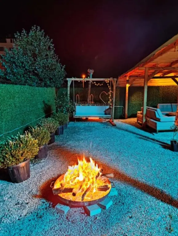 Армутлу: Bungalow With Shared Garden Near Beach in Cinarcik
