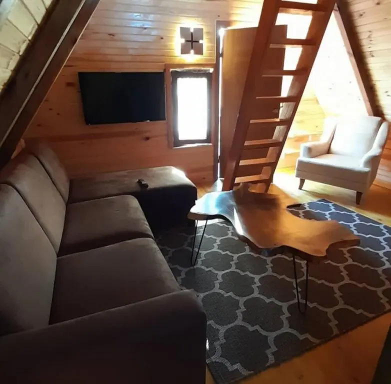 Армутлу: Bungalow With Shared Garden Near Beach in Cinarcik