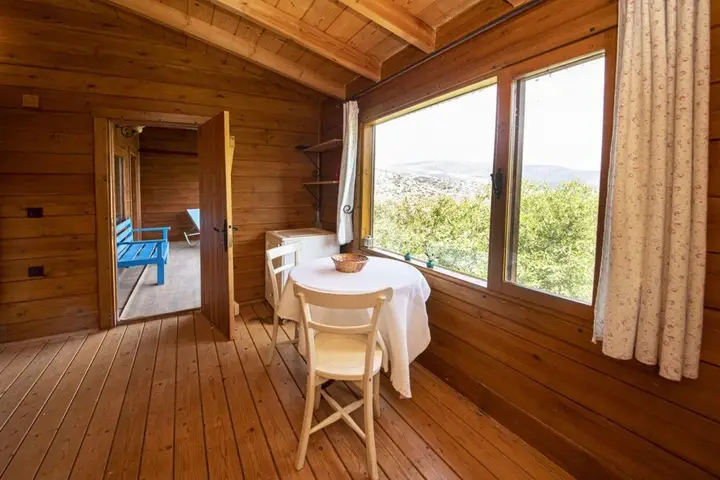 Датча: Wooden House Surrounded by Nature in Datca