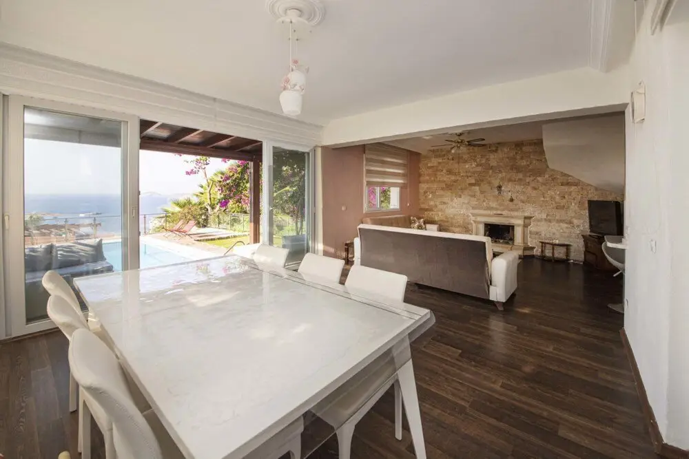 Коюнбаба: House With Amazing Sea View and Pool in Gumusluk