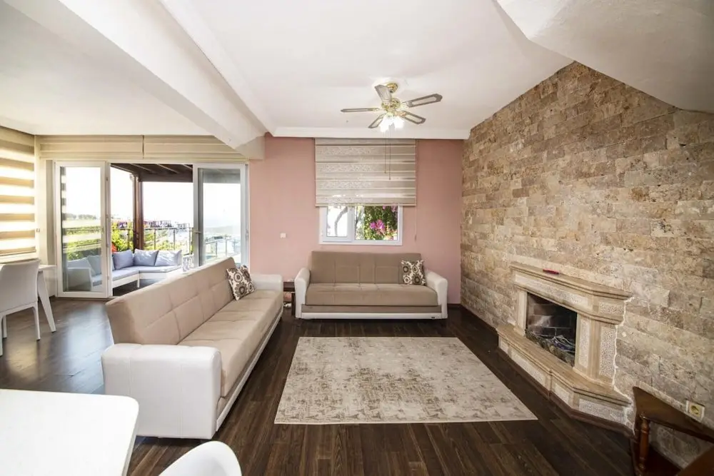 Коюнбаба: House With Amazing Sea View and Pool in Gumusluk