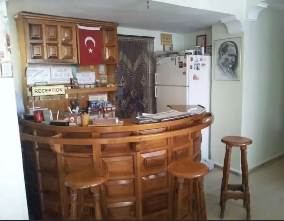 Измир: Budak pansiyon