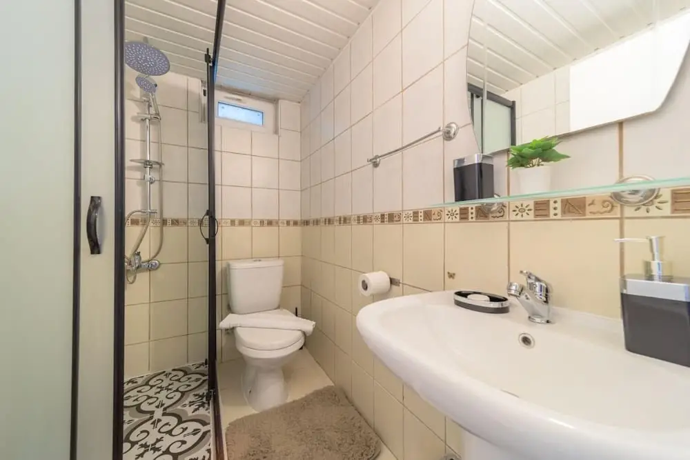 Аксу: Magnificent Flat 300 m to Beach in Aksu