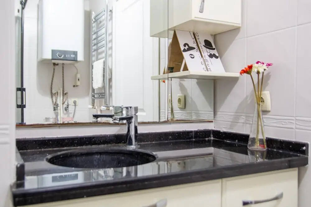 Измир: Spacious House in Konak With Balcony