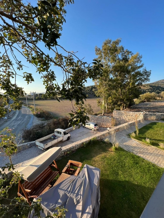 Magnificent Flat With Pool and Balcony — фото 1