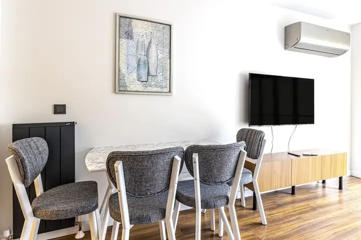 Стамбул: Central and Modern 2 1 Flat in Sisli